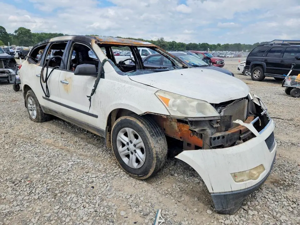 2011 CHEVROLET TRAVERSE LS  