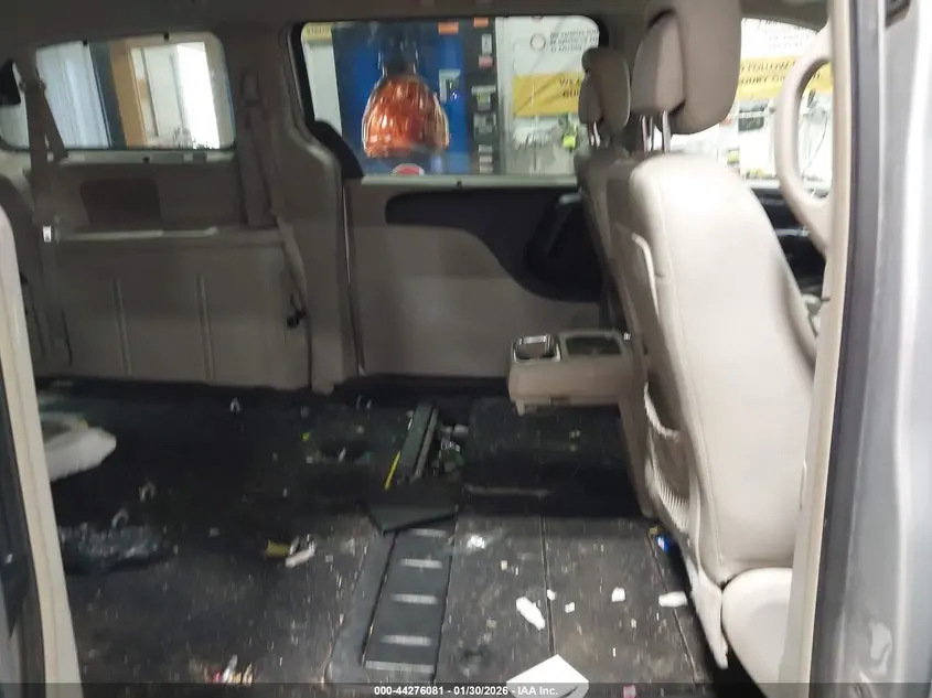 2011 CHRYSLER TOWN & COUNTRY TOURING-L