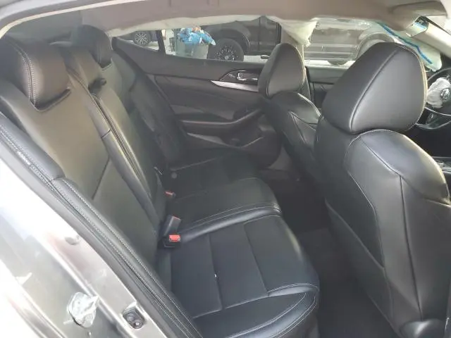 2022 NISSAN MAXIMA SV  