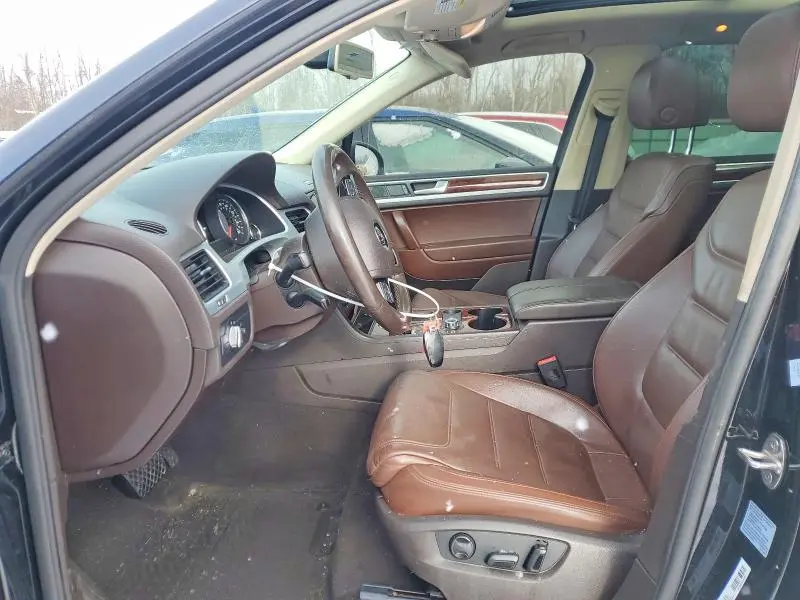 2013 VOLKSWAGEN TOUAREG V6  