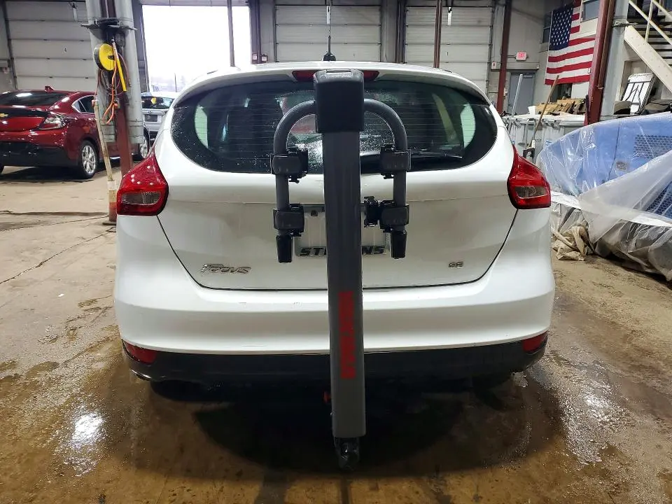 2016 FORD FOCUS SE  