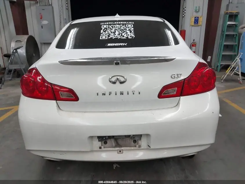 2012 INFINITI G37 JOURNEY