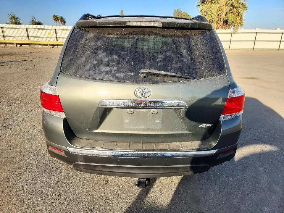 2013 TOYOTA HIGHLANDER PLUS  