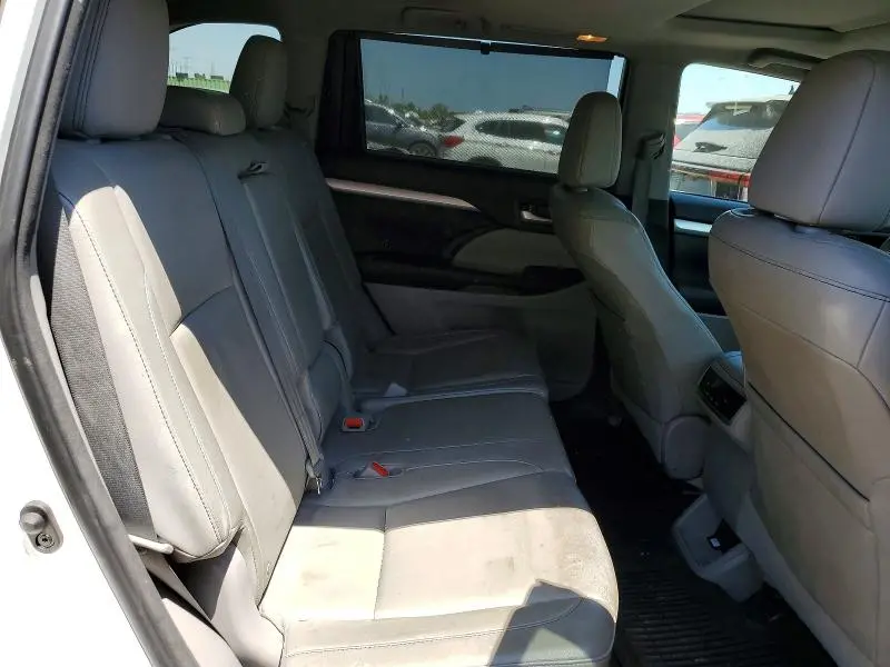 2015 TOYOTA HIGHLANDER XLE  