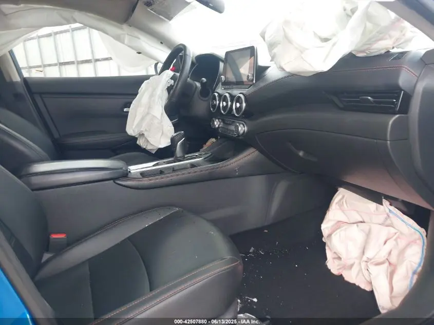 2022 NISSAN SENTRA SR XTRONIC CVT