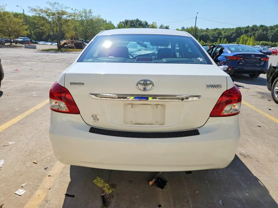 2010 TOYOTA YARIS BASE  
