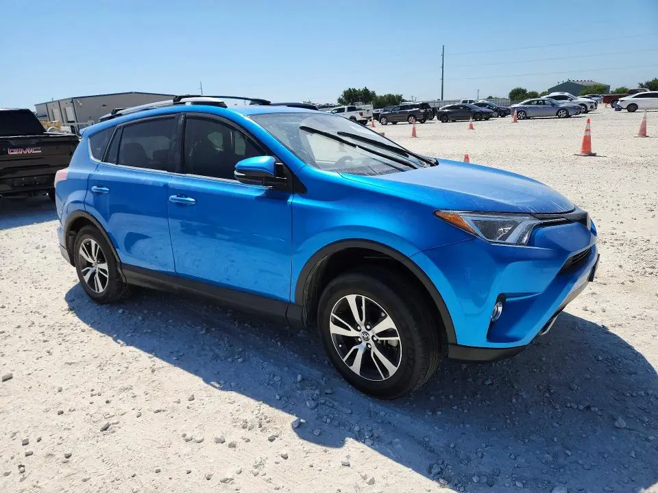 2017 TOYOTA RAV4 XLE  