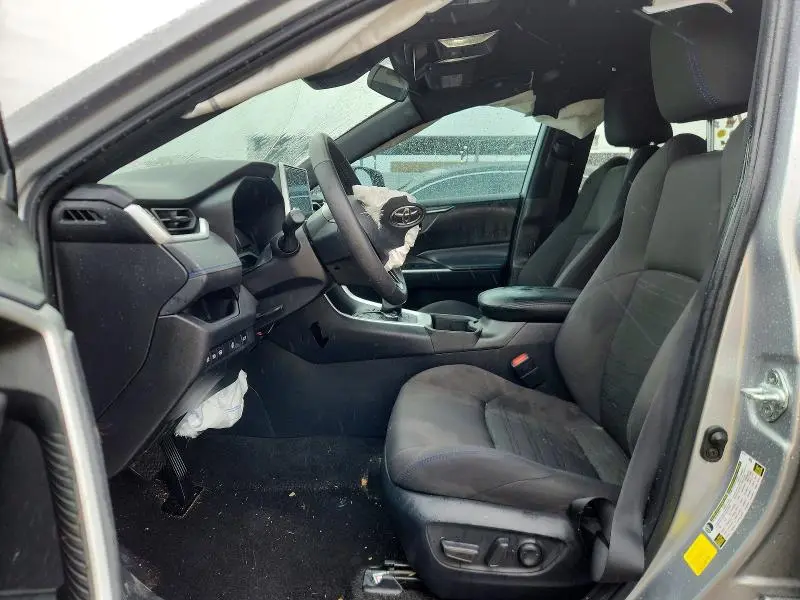 2024 TOYOTA RAV4 SE  