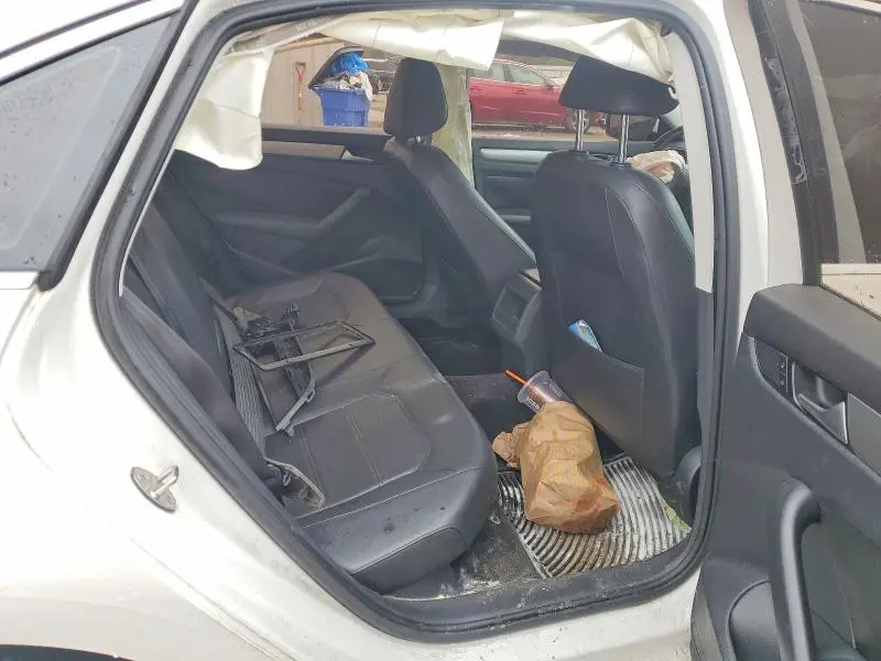 2015 VOLKSWAGEN PASSAT S  