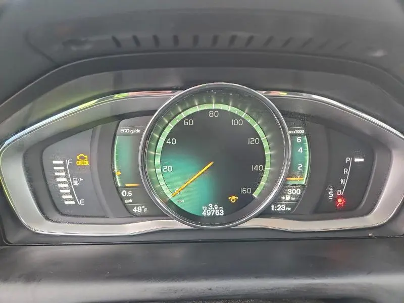 2017 VOLVO XC60 T6 DYNAMIC  