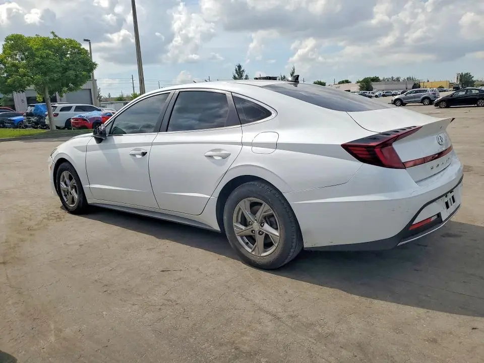 2022 HYUNDAI SONATA SE  