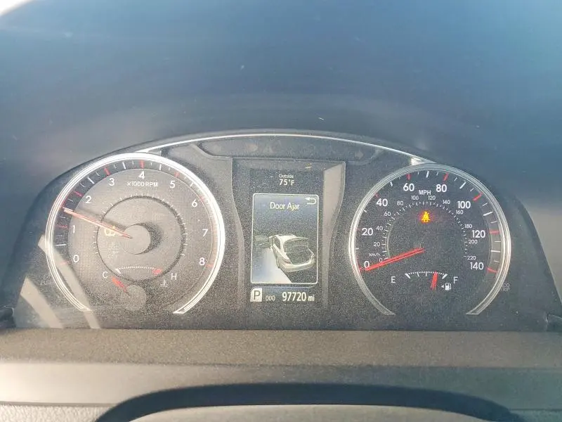 2017 TOYOTA CAMRY SE  