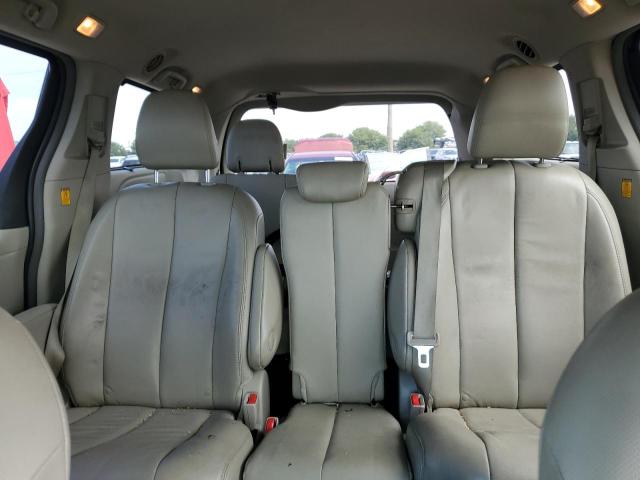 2013 TOYOTA SIENNA XLE