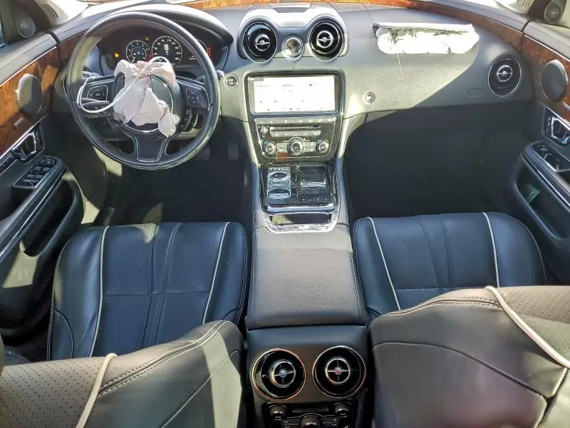 2019 JAGUAR XJ R - SPORT  