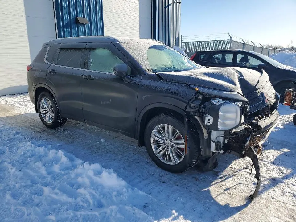 2024 MITSUBISHI OUTLANDER SE  