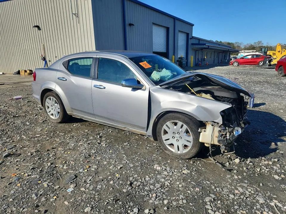 2013 DODGE AVENGER SE  
