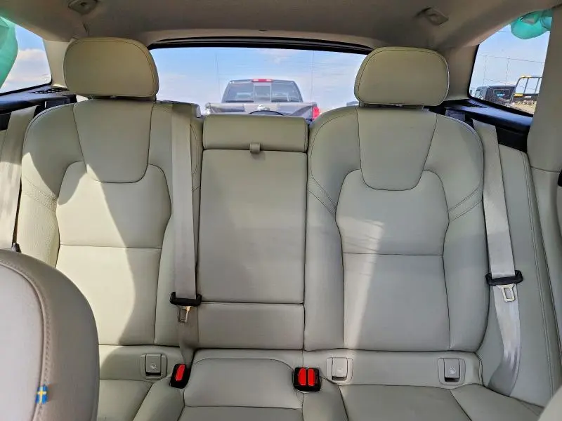 2023 VOLVO XC60 PLUS  