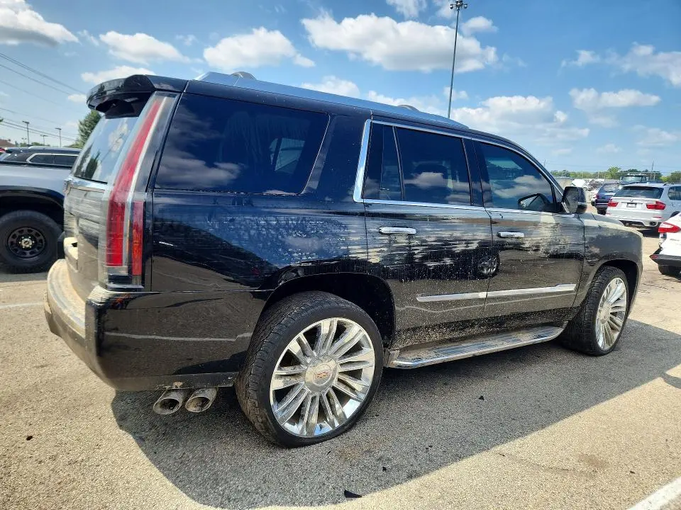 2017 CADILLAC ESCALADE LUXURY  