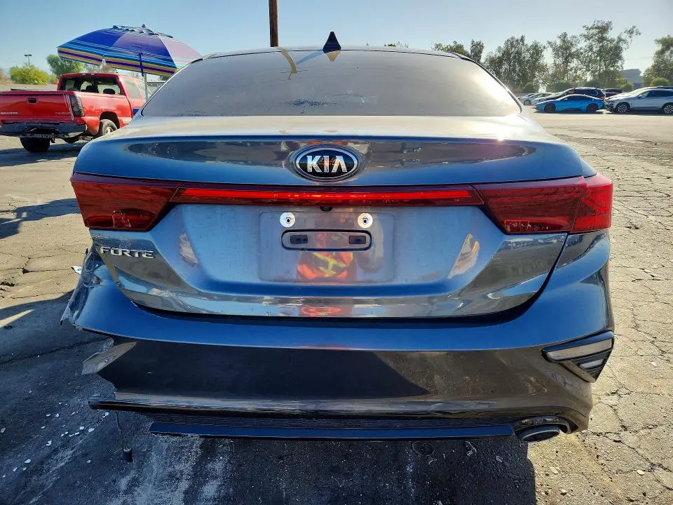 2021 KIA FORTE LXS  