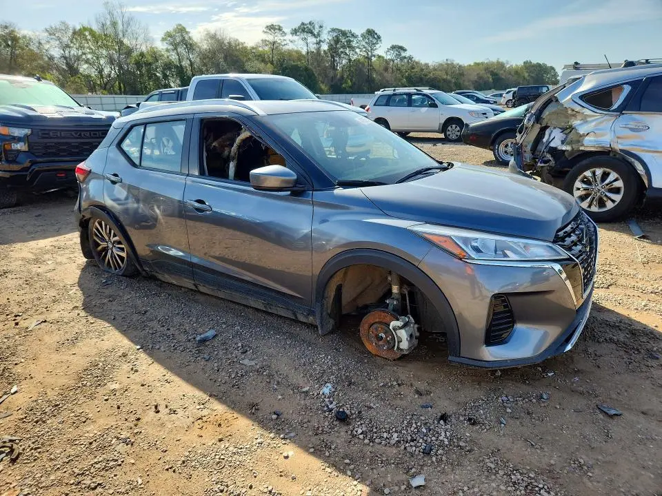 2021 NISSAN KICKS SV  