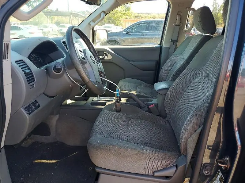 2016 NISSAN FRONTIER SV  