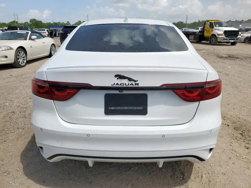2024 JAGUAR XF R-DYNAMIC SE  