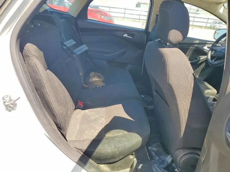 2018 FORD FOCUS SE  