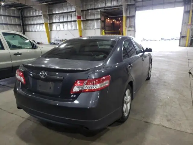 2011 TOYOTA CAMRY SE