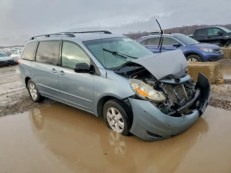 2010 TOYOTA SIENNA LE 7 PASSENGER  