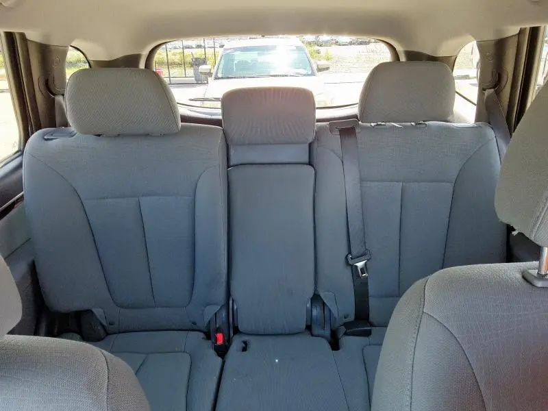 2010 HYUNDAI SANTA FE GLS  