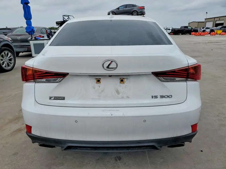 2019 LEXUS IS 300  