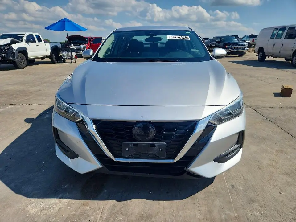2022 NISSAN SENTRA SV  