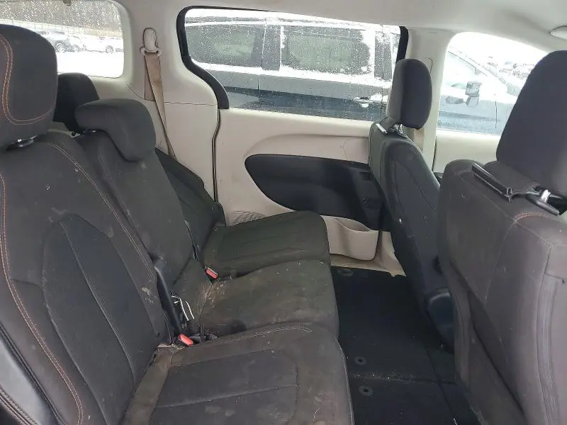 2017 CHRYSLER PACIFICA LX  