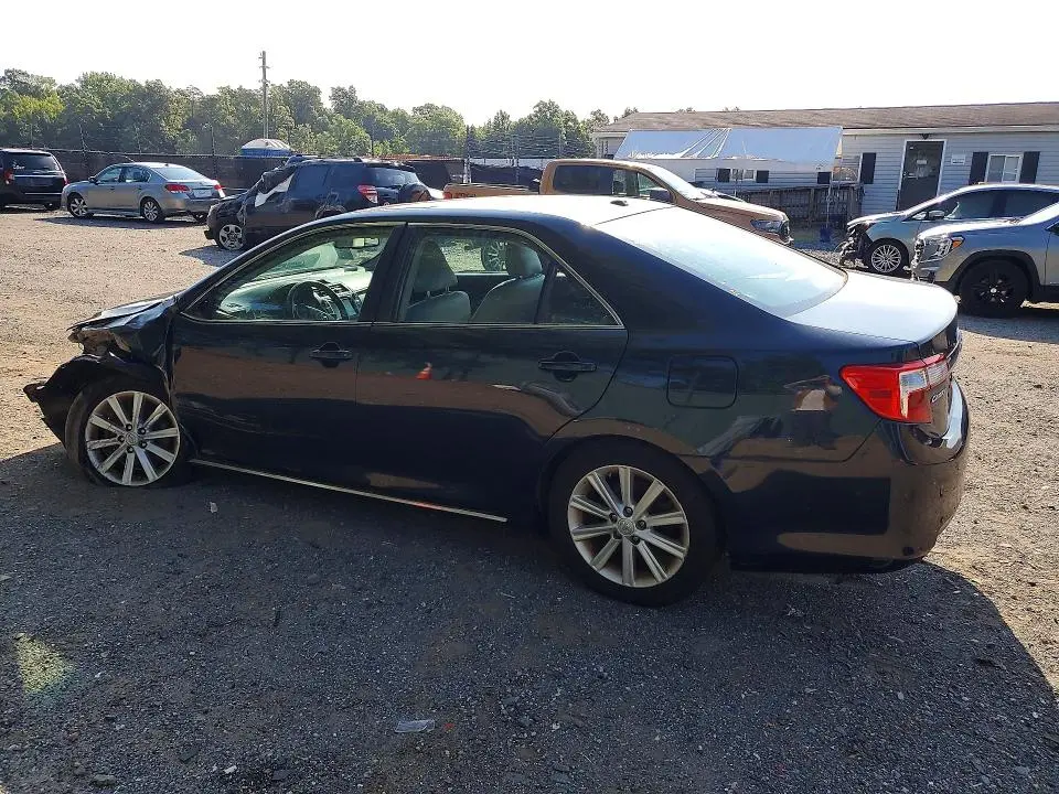 2014 TOYOTA CAMRY XLE  
