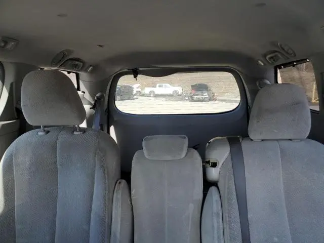 2013 TOYOTA SIENNA LE  