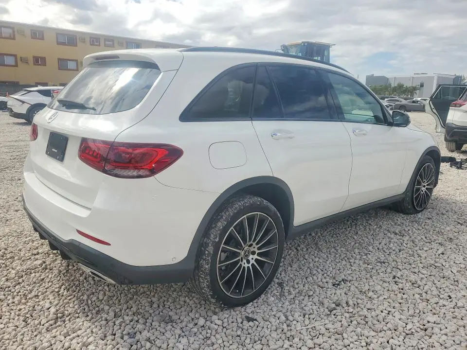 2022 MERCEDES-BENZ GLC 300  