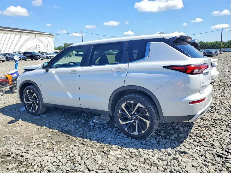 2024 MITSUBISHI OUTLANDER SE  