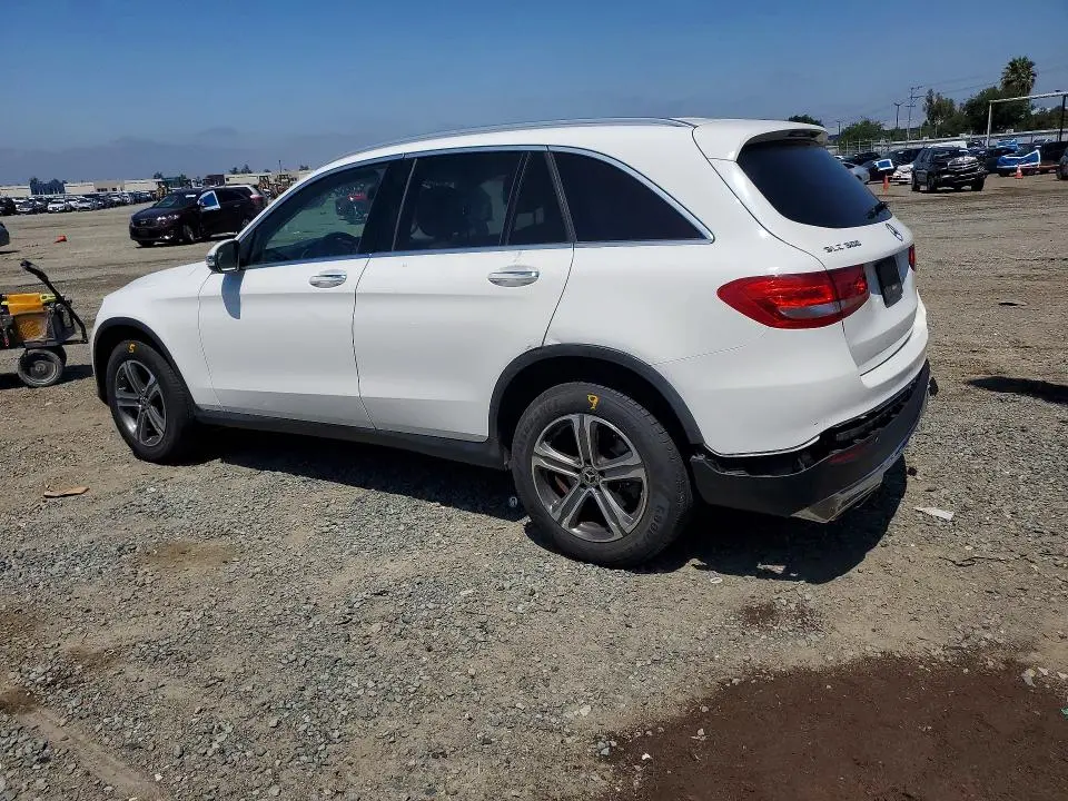 2017 MERCEDES-BENZ GLC 300  