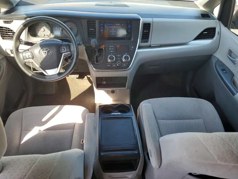 2015 TOYOTA SIENNA LE  