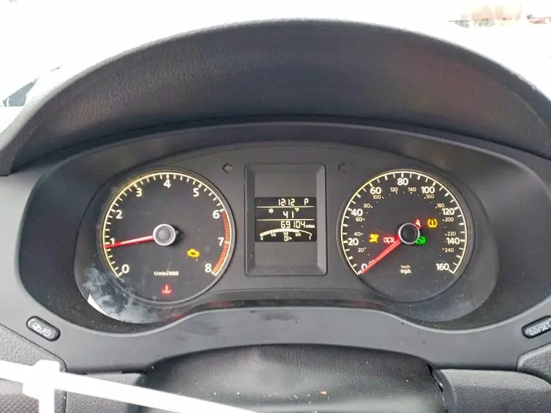 2011 VOLKSWAGEN JETTA SE  