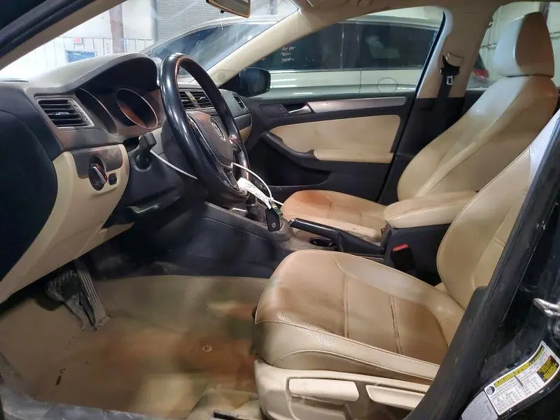 2015 VOLKSWAGEN JETTA SE  