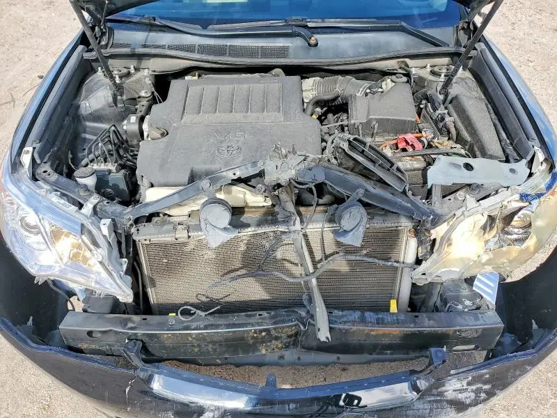 2013 TOYOTA CAMRY XLE V6  