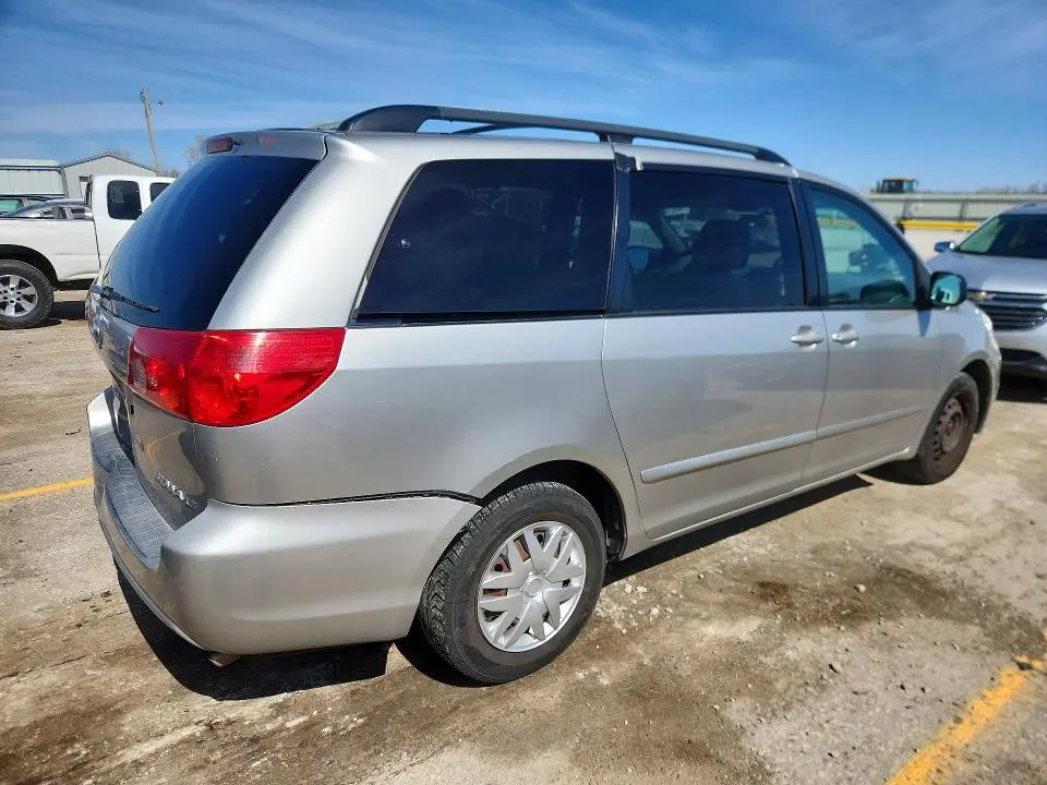 2010 TOYOTA SIENNA LE 7-PASSENGER  