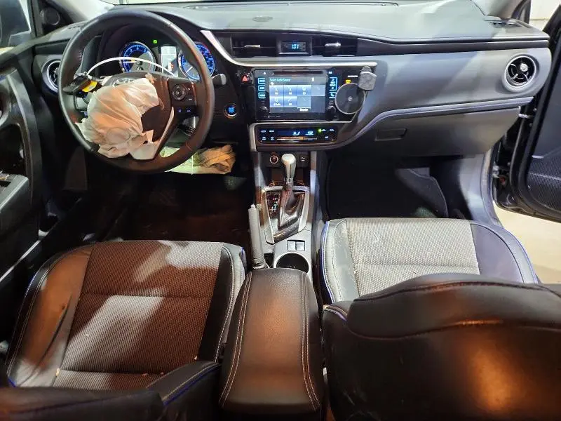 2017 TOYOTA COROLLA SE  