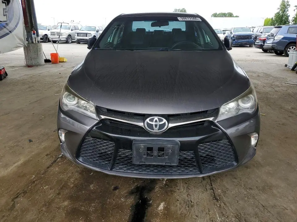 2017 TOYOTA CAMRY SE  