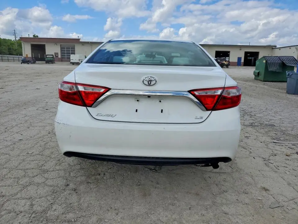 2015 TOYOTA CAMRY LE  