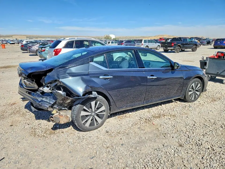 2019 NISSAN ALTIMA SV  