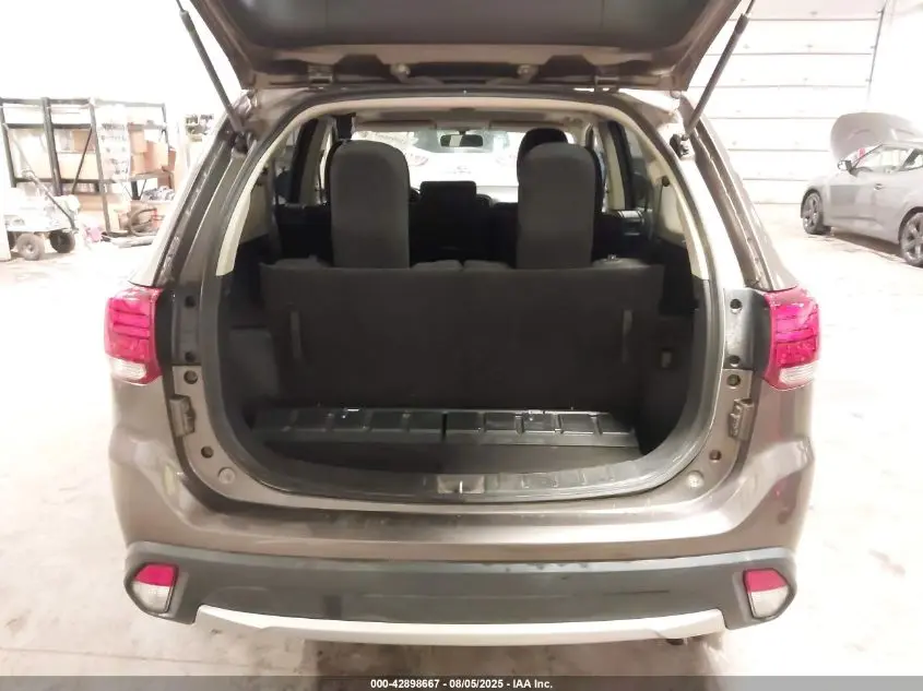 2018 MITSUBISHI OUTLANDER SE