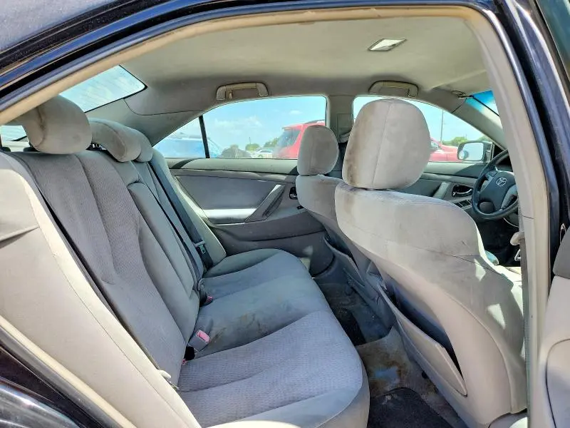 2010 TOYOTA CAMRY LE  