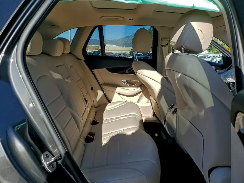 2021 MERCEDES-BENZ GLC 300  